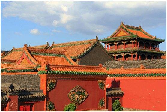 沈阳故宫建于公元1625年,为清朝入关前清太祖努尔哈赤,清太宗皇太极所