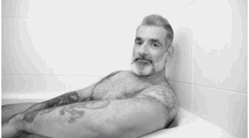 他60岁,有肌肉,有纹身,有颜值,完爆一切小鲜肉!