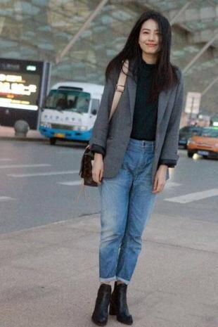 女星最心塞的事情:穿破洞牛仔肉肉被挤出"洞"外,最后一个好丑