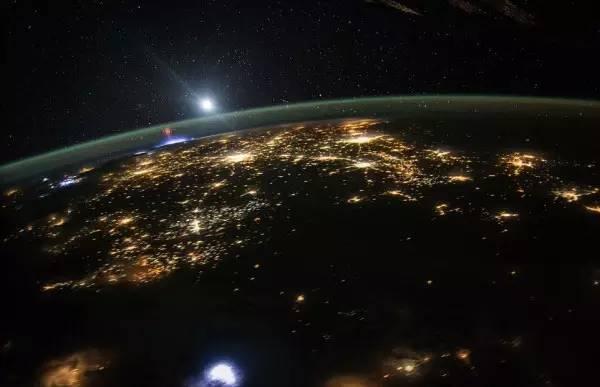 国际宇航员抓拍的照片,地球最壮观的惊人美景