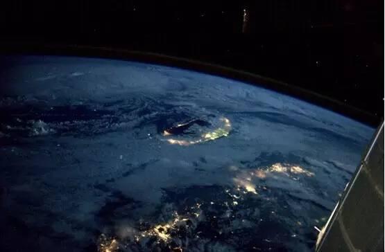 国际宇航员抓拍的照片,地球最壮观的惊人美景