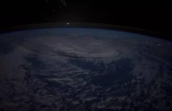 国际宇航员抓拍的照片,地球最壮观的惊人美景