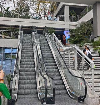兴宁桥万悦集刚开业没几天，电梯居然停用了