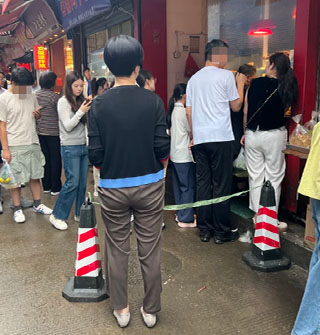 蓬莱菜场人太多了，吓走本地人