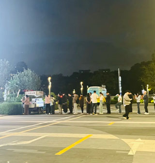 这么冷的天丁记肉夹馍还排长队