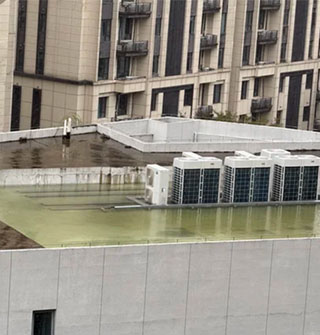 楼顶设备长期泡在水里居然没事