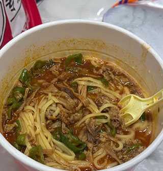 泡面已经进化到有肉了？