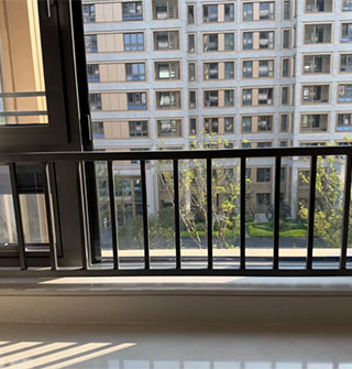 精装房阳台为啥要装这个栏杆？