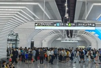 12号线依旧是人山人海
