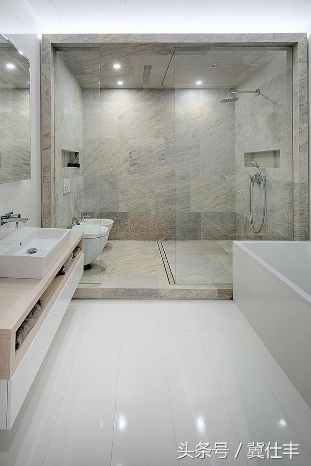 唯美的淋浴房，关键是壁龛设计很实用