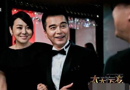 荧屏上的英俊大叔,四段婚史被称为结婚帝,四任妻子是她们