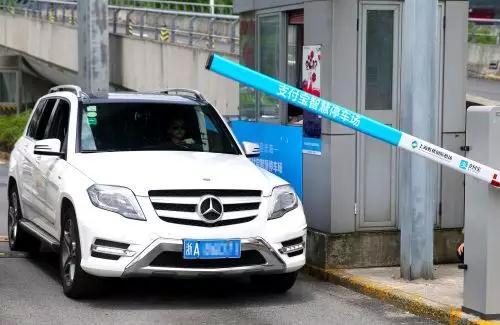 阿里怼完苹果以后又出大招!手机将消失,苹果计划胎死腹中