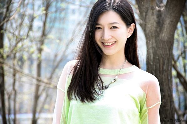 江疏影也想出柜?转发微博引猜疑,网友心疼胡歌