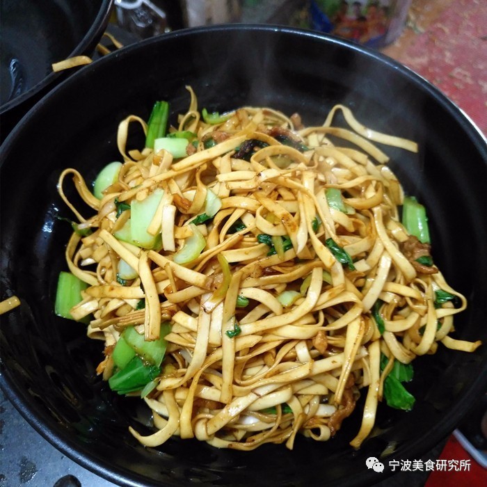 宁波这家低调的小店,神秘老板30年来只做炒面,曾隐退江湖,却一直有人追寻…