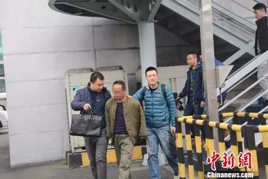 刷抖音刷出公安部B级逃犯 还被奖5万块 这波操作666