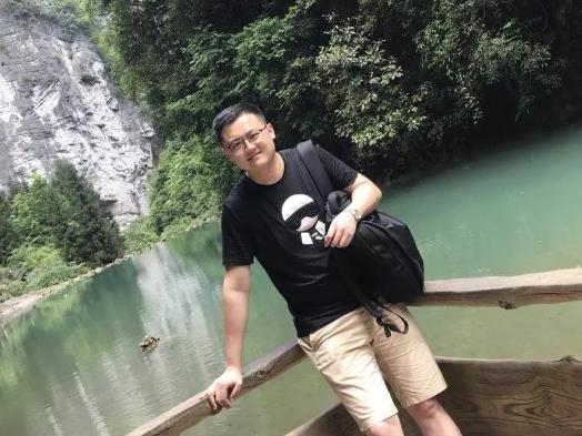 民警去重庆休假吃火锅 邻桌是追了三年的女逃犯