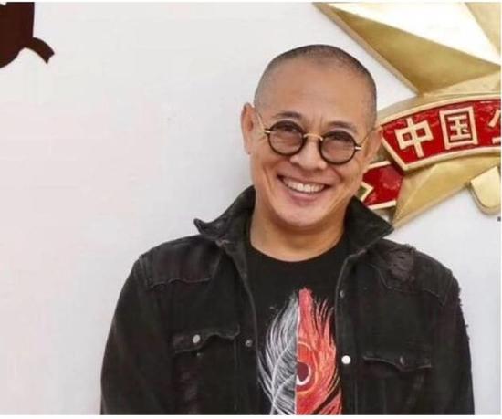 经纪人公开近照否认李连杰病重:他状态很好