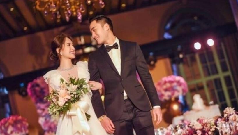 阿娇婚纱照曝光 对视新郎感动落泪