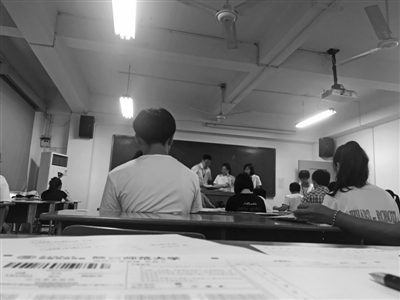一场百来人参加的考试 代考“枪手”竟然招了80人