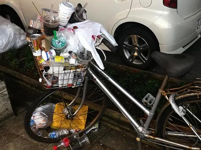 日本街头没有垃圾桶。可他们也有人遵守不了规矩