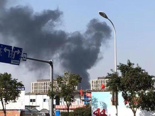 鄞州欢乐海岸起火了,本来快要开业的地方。