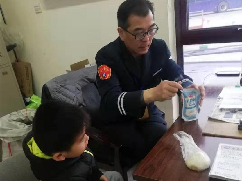 太暖了!公交“大老粗”也有一颗细腻的心!