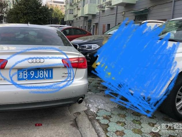 他去上班了,忘记开车,就堵在这。不是一次两次了