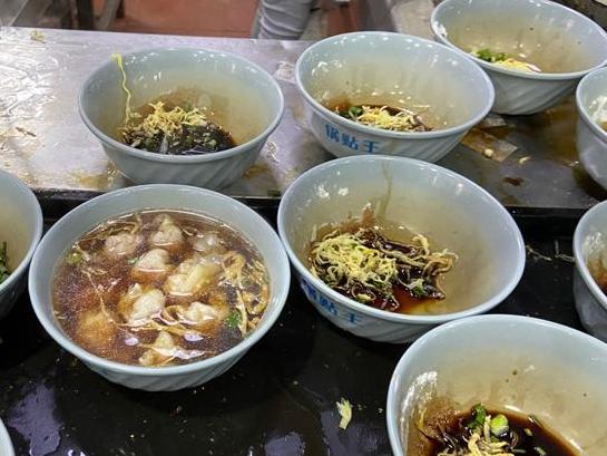 吃过锅贴王吗?年代久远,量厚。风格和味一很像