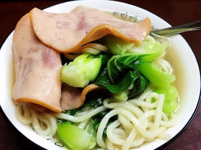 一碗面,勾起了大学时寝室楼下偷吃的回忆
