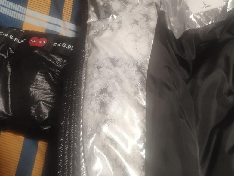 宁波奥特莱斯买的羽绒服只穿了一次就成这样