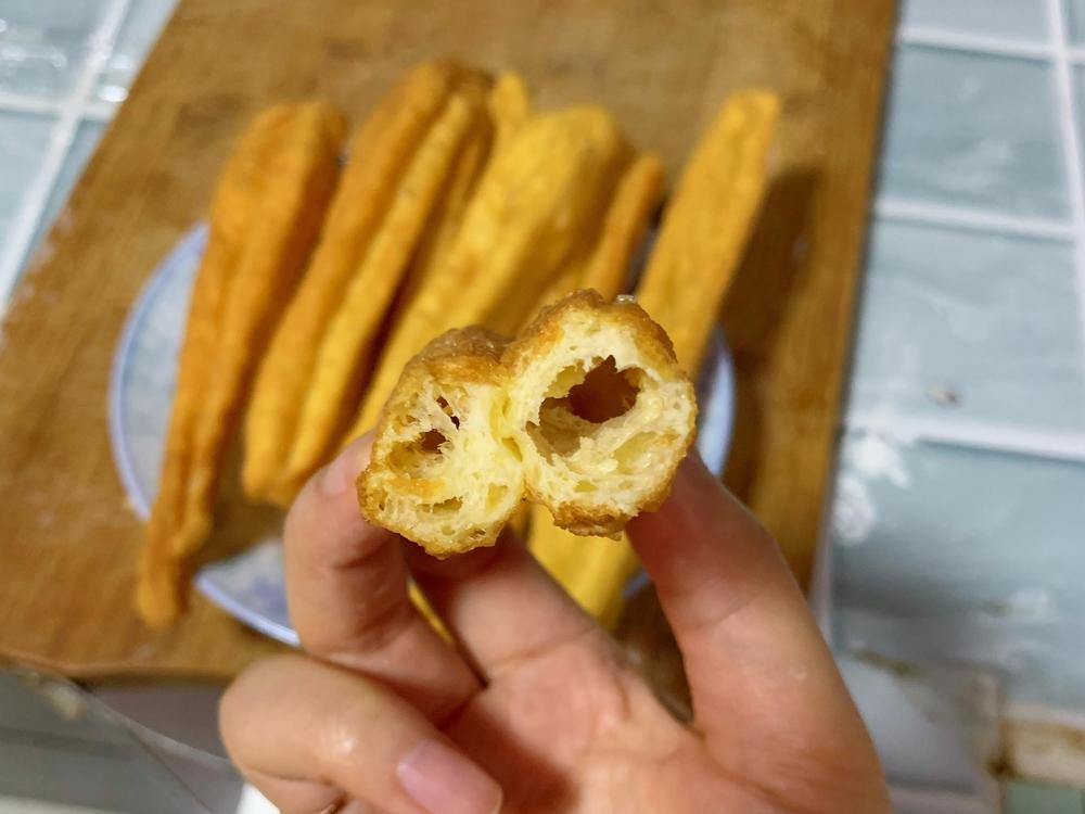 疫情把我逼成大厨!做的油条咬起来像麻花