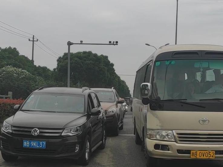 北仑江南中路上下班提心吊胆,一个月看到两起事故