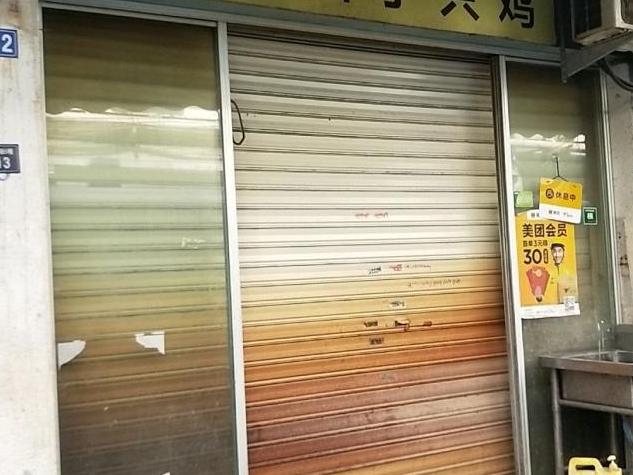 送外卖时看到这家店外的这些!再也不敢外面吃饭了