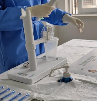 体验宁波首批吸入式新冠疫苗第三针