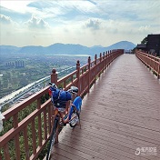 公共自行车挑战伏龙山
