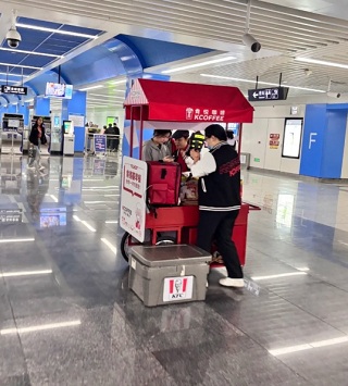 宁波地铁里的肯德基早餐