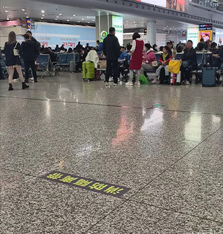 动车站已被浙B“秋假大军”攻陷