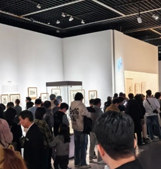 为了看莫奈展，宁波博物馆人从众