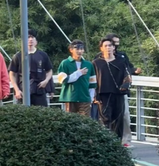 在鄞州公园和水街碰到了明星曾舜晞
