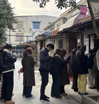 邱隘这个鸡柳怎么这么多人排队！