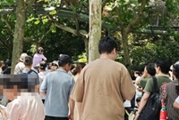 宁波野生动物园里的人好多
