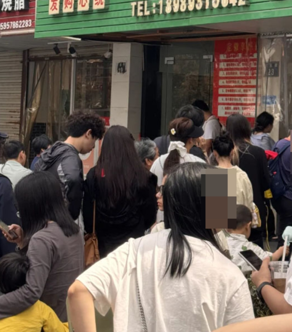 宁波这家点心店这么多人排队，有这么好吃吗