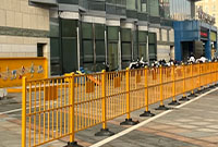 富邦广场门加长围栏