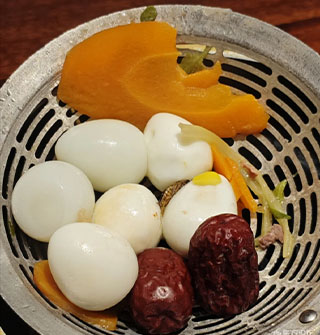 避雷！江北万达广场巴邑火锅锅底有蟑螂