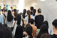 海晏北路换乘站换乘人真多