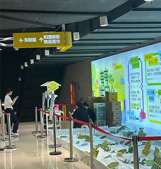 东鼓道八周年搞活动，领了一个大西瓜！