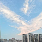 天高云淡