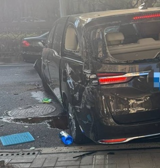 这是怎么撞成这样的？