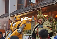 悟空和大黄蜂现身城隍庙