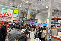 开市客刚营业就排起来长队